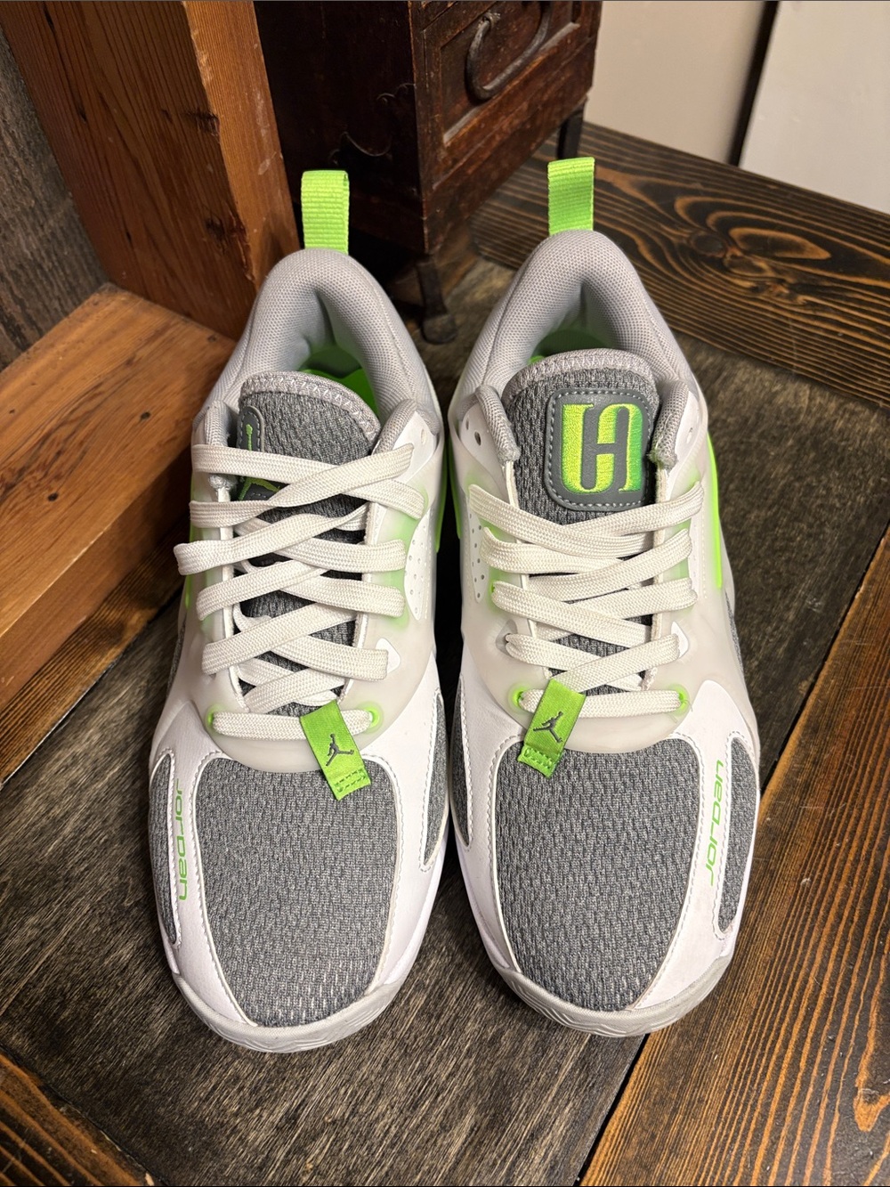 Jordan Heir Sail Electric Green size 7